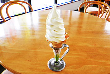 神津牧場ソフトクリーム：¥280（下仁田神津牧場の牛乳を使用）